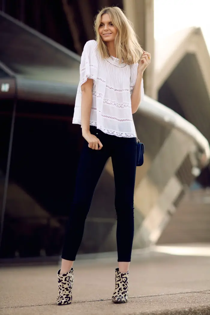 white peasant top and black skinny jeans