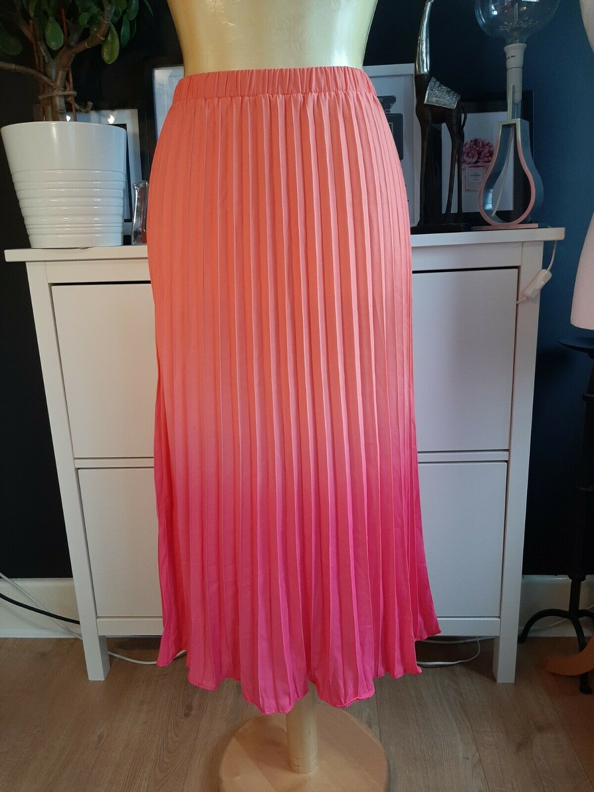 Pink/Orange Pleated Skirt Oliver Bonas Size 6 (fit 8-10 as well)