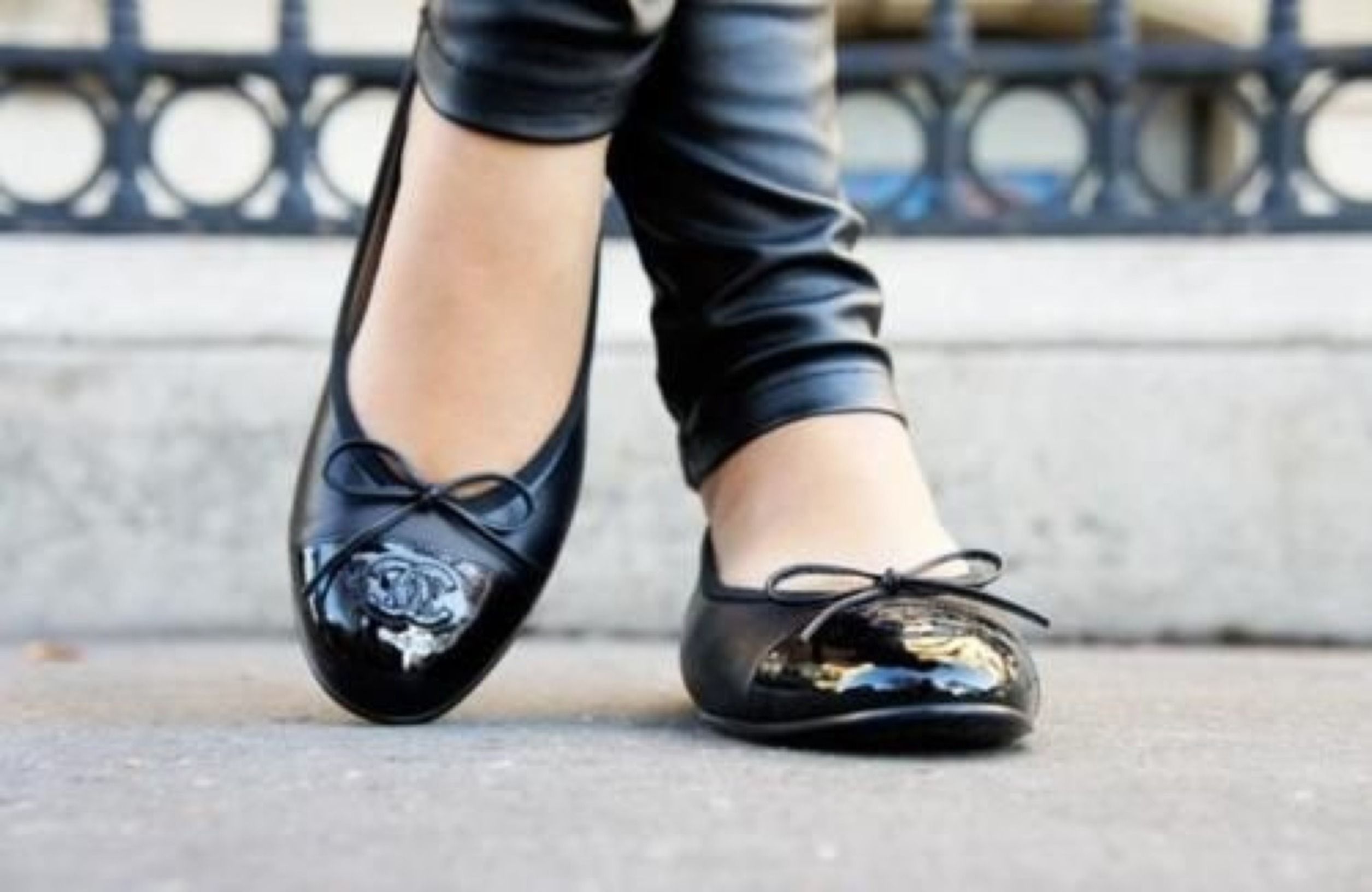 Black ballerina flats