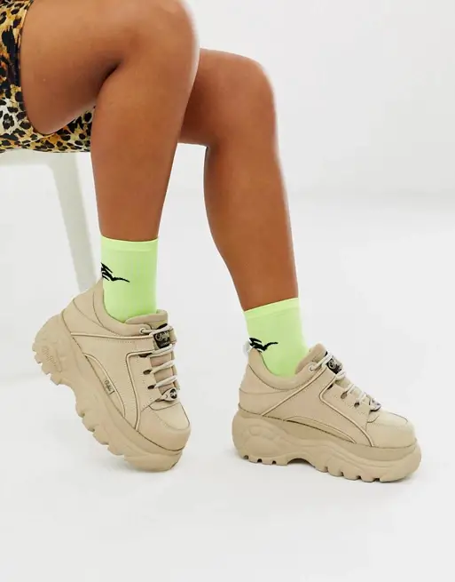 Buffalo London classic lowtop platform trainers in cream