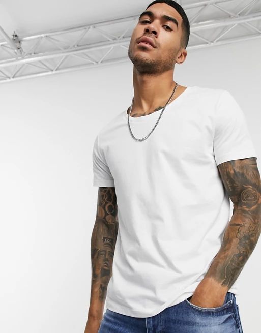 T-shirt with scoop neck in white 