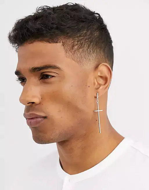 DesignB oversized single cross earring in silver