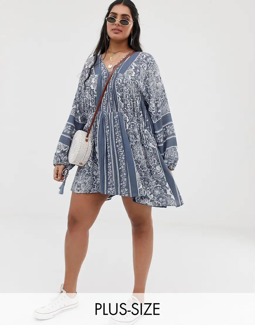 En Creme Plus swing dress with drop waist and volume sleeves in paisly print