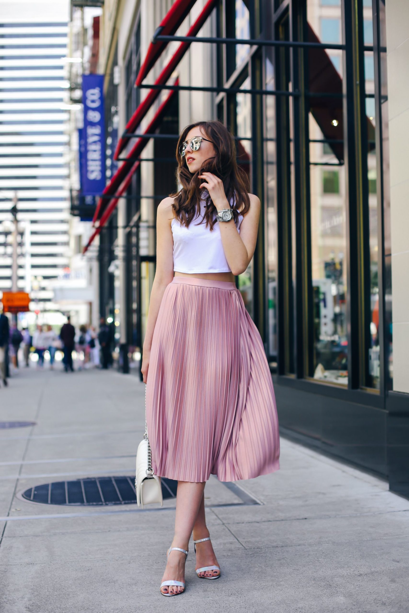 Pleated pink skirt idea