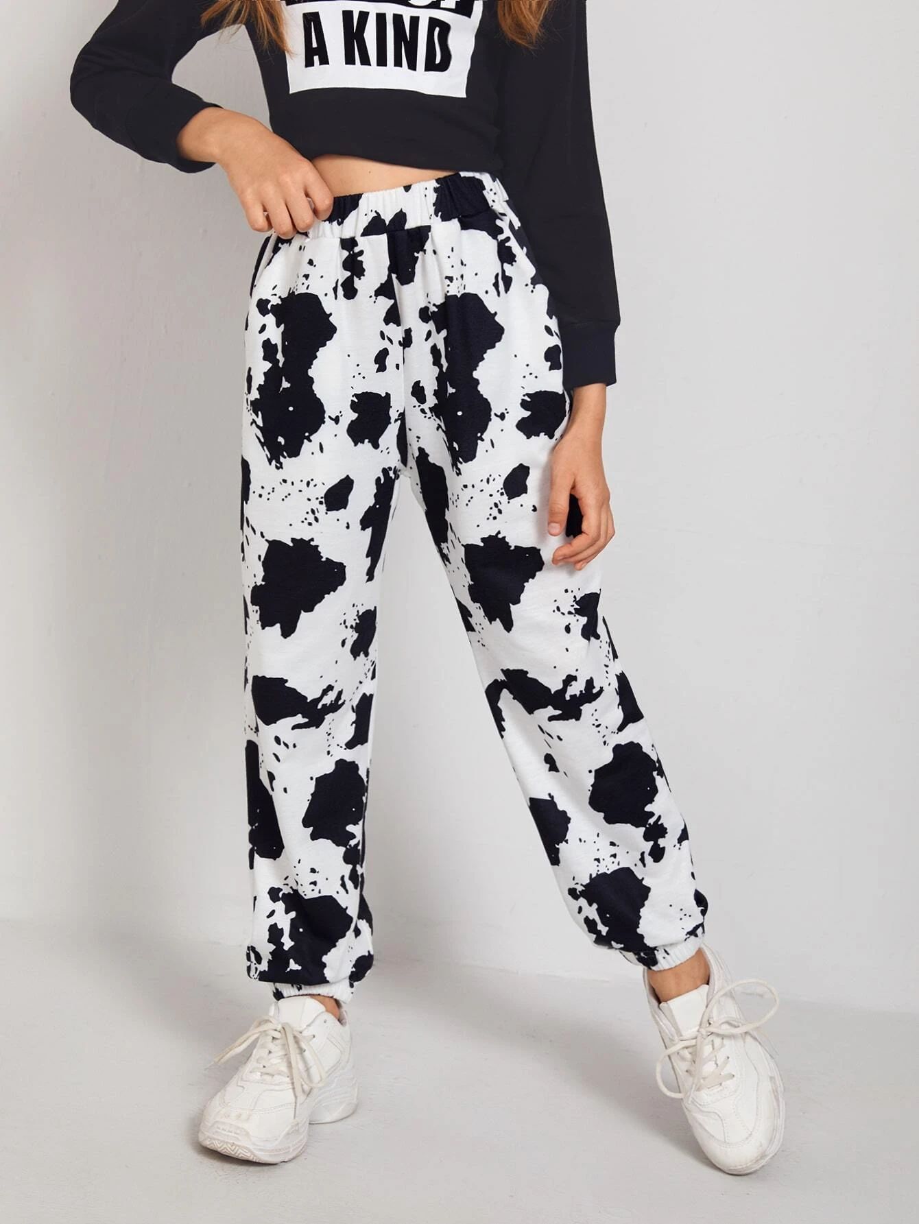 SHEIN Girls Slant Pocket Cow Print Trousers