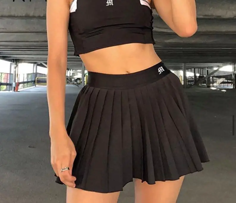 black skater skirt 