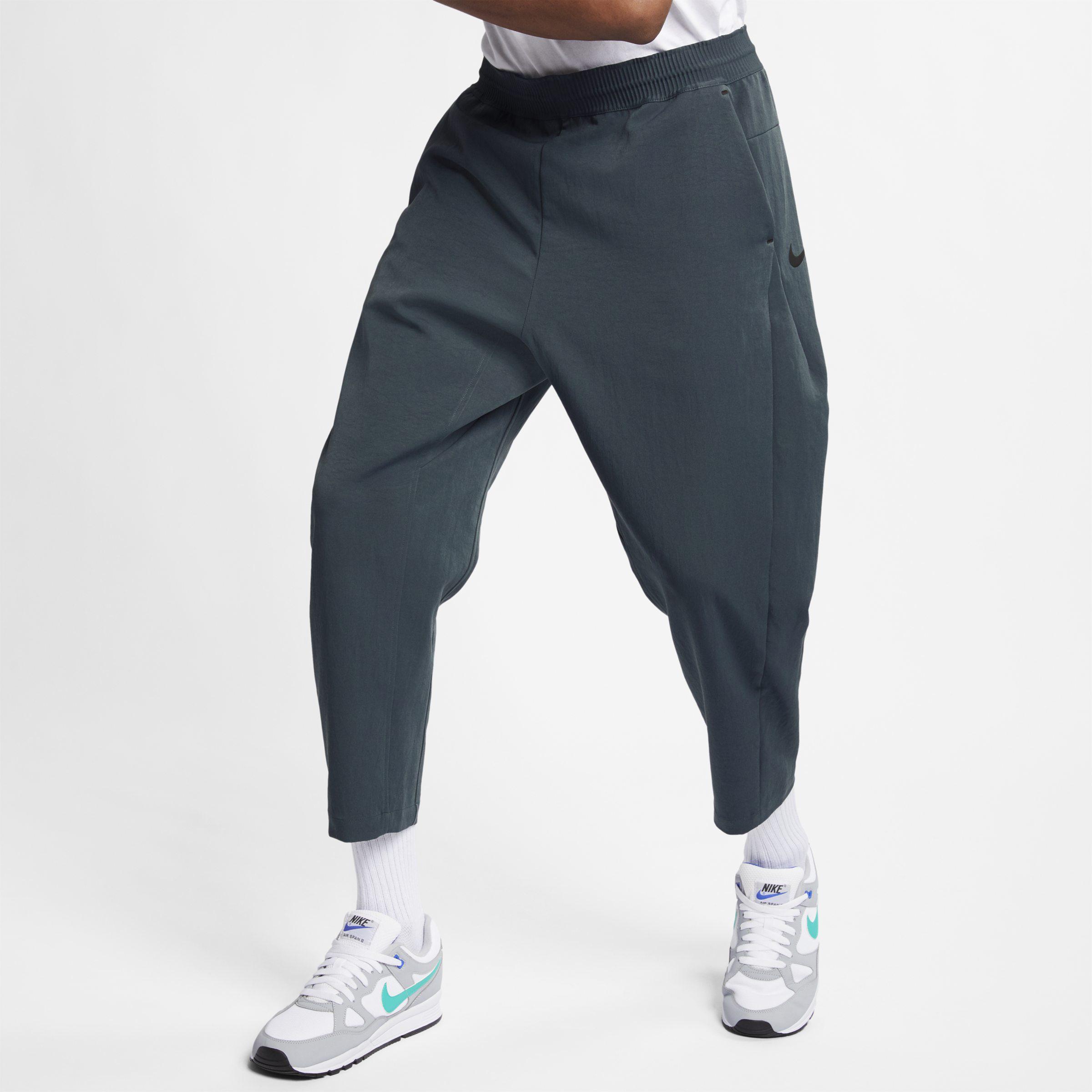 Sportswear Tech Pack Men's Crop Woven Pants