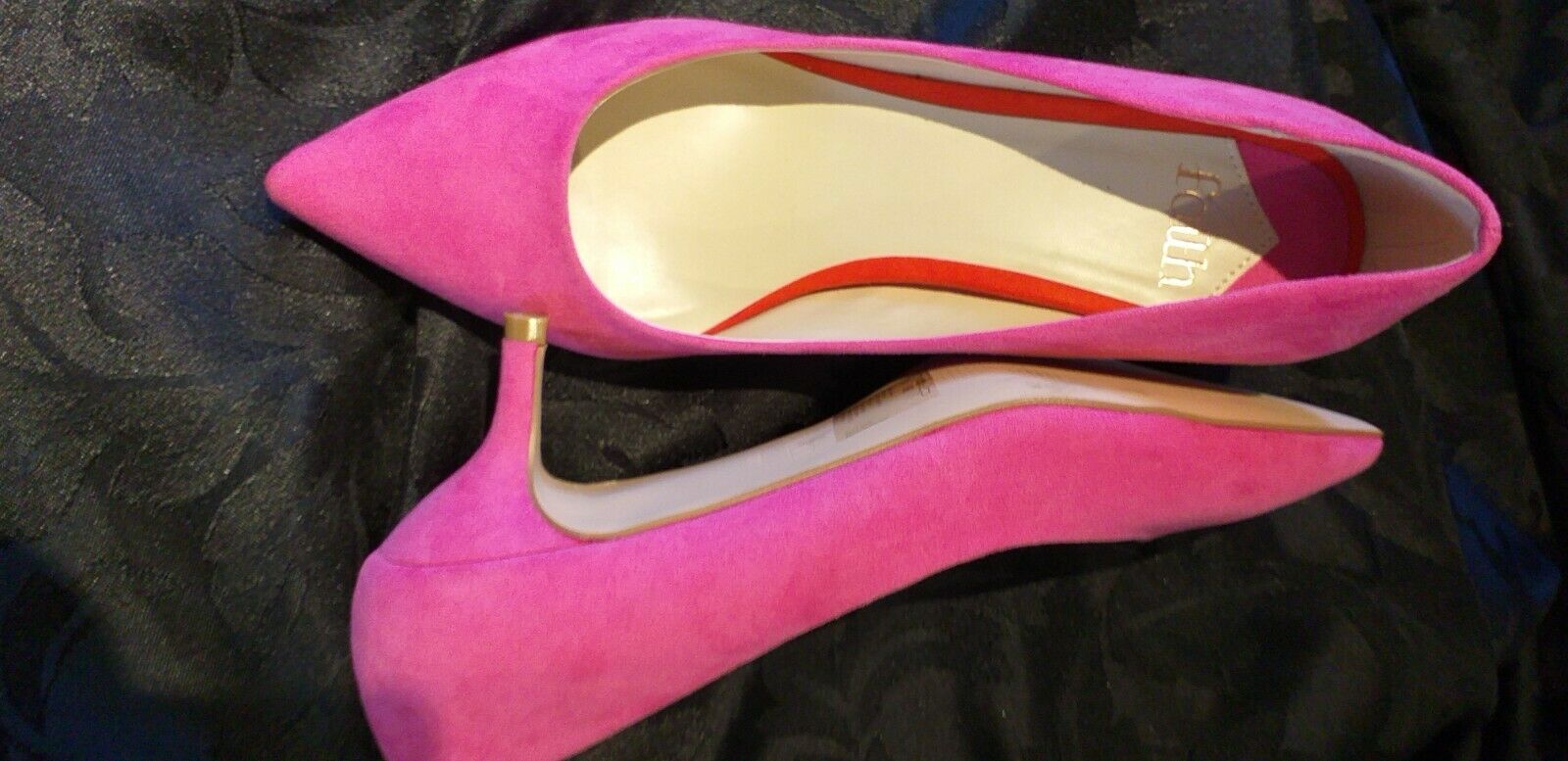 ****Brand New**** Size 6 Faith Pink Suede Mid Heel Shoes