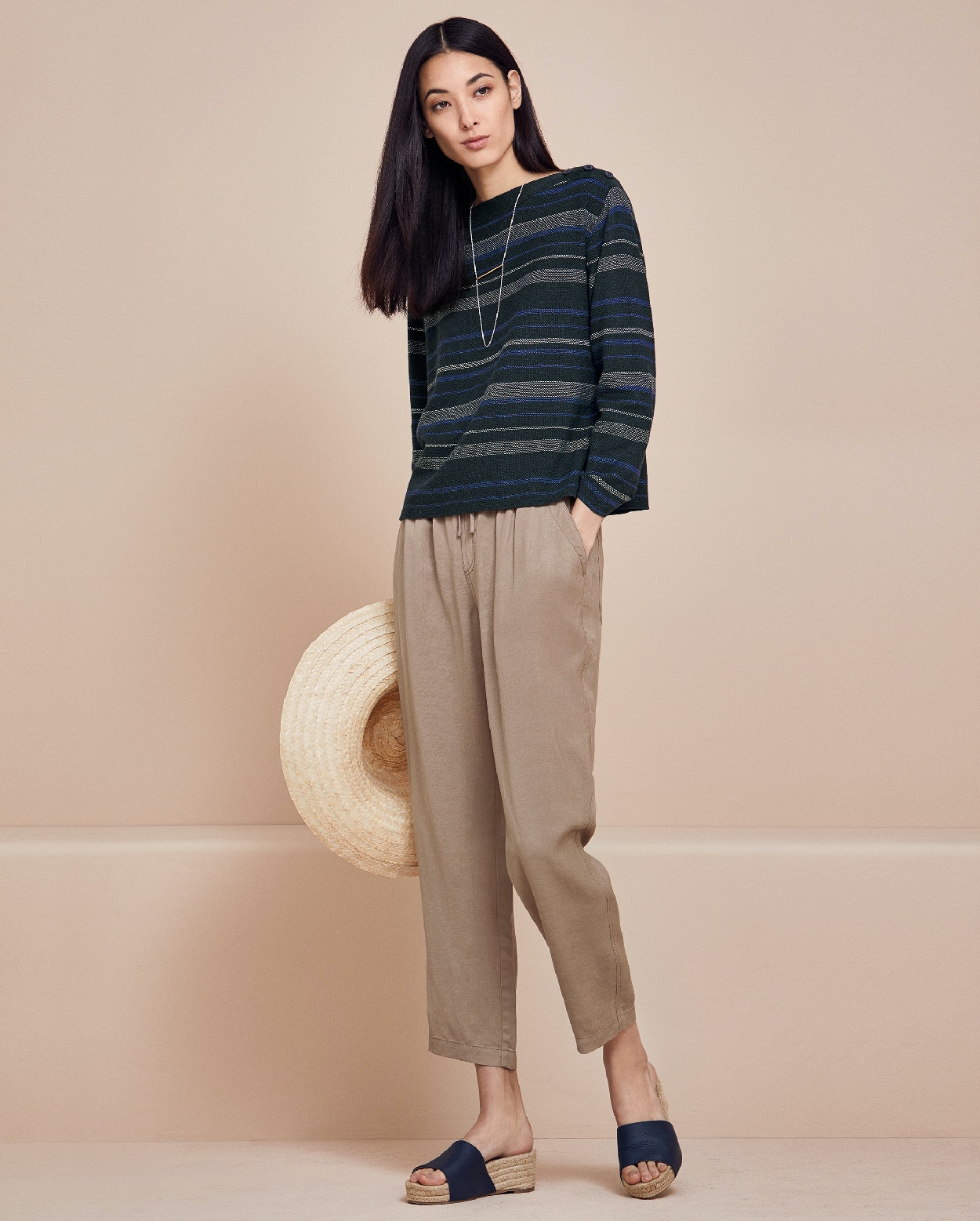 Cropped trousers