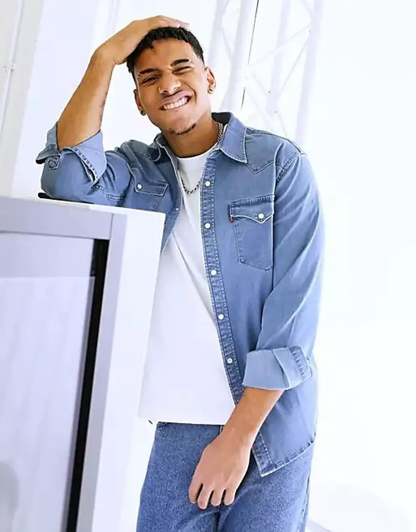 Levi's barstow western standard denim shirt in authentic stretch worn in light wash